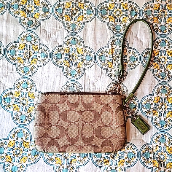 Vintage Coach Signature Jacquard Canvas Wristlet - Picture 7 of 8